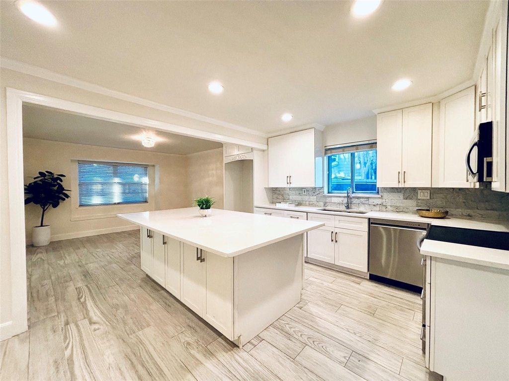 5226 Loch Lomond Drive - Photo 5