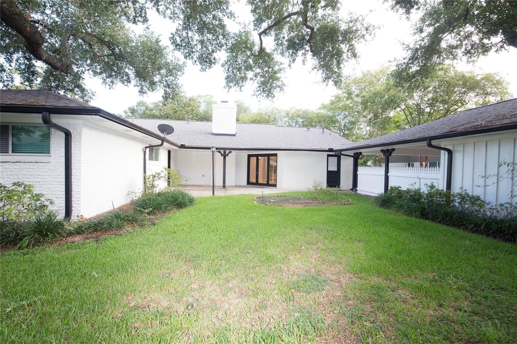 5226 Loch Lomond Drive - Photo 11