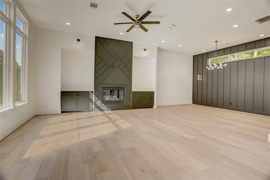 1911 Lauderdale Street - Photo 2