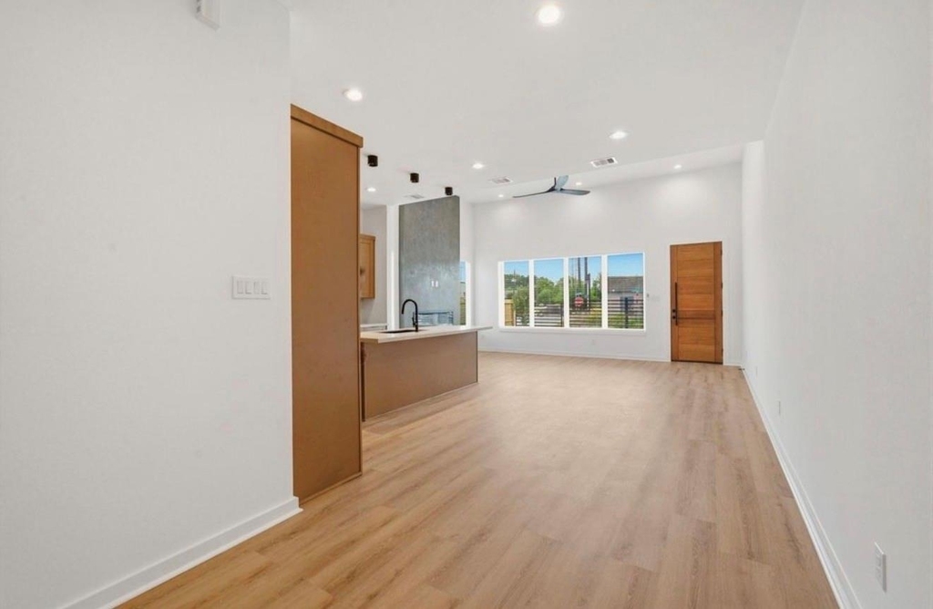 8203 Calhoun Road - Photo 11