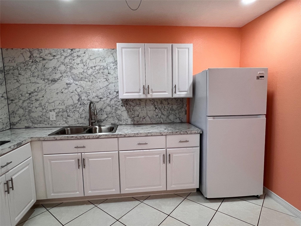 10519 Silver Oak Lane - Photo 0