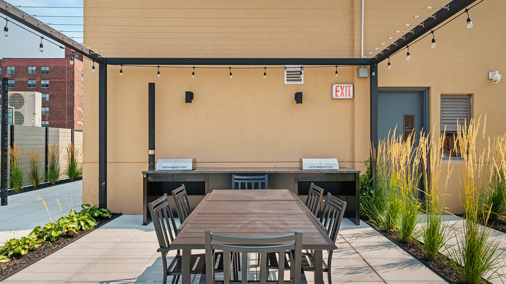 151 S Elliott Pl - Photo 4