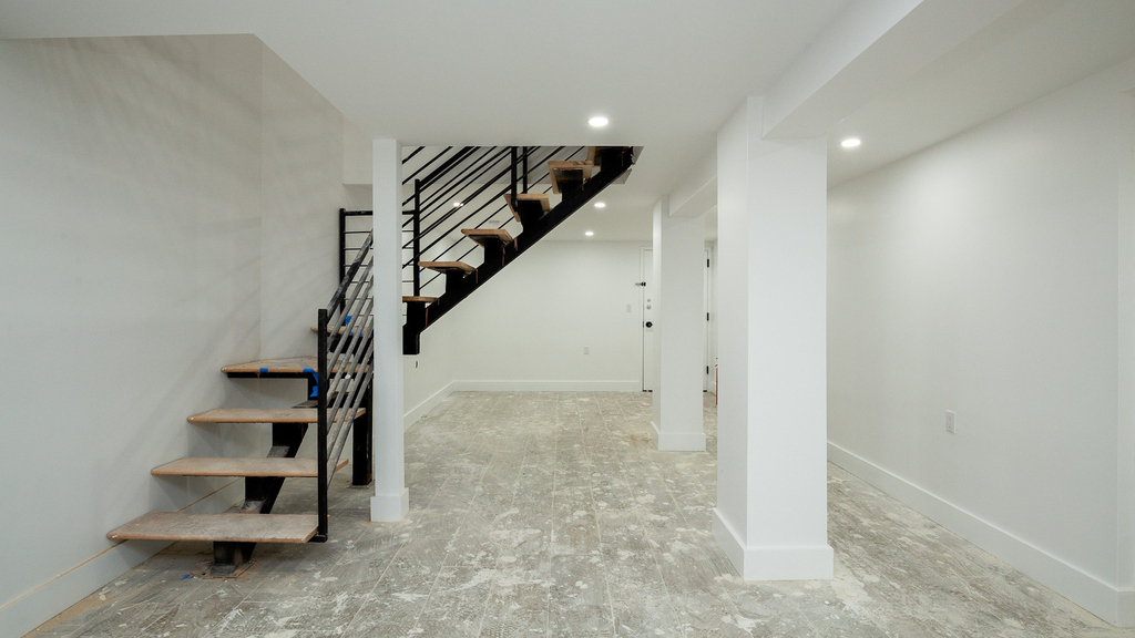 1027 Putnam Ave - Photo 10