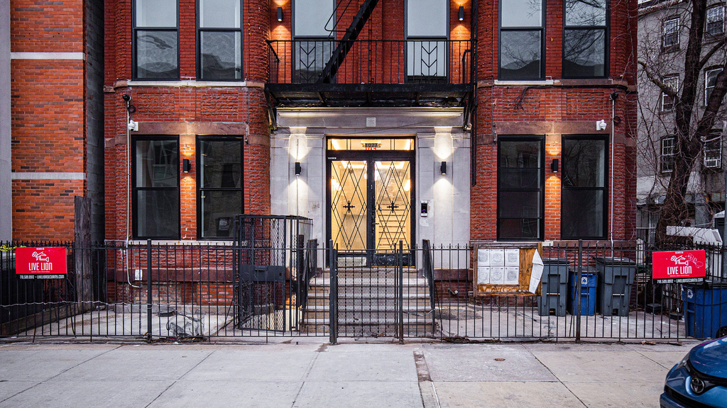 1027 Putnam Ave - Photo 11