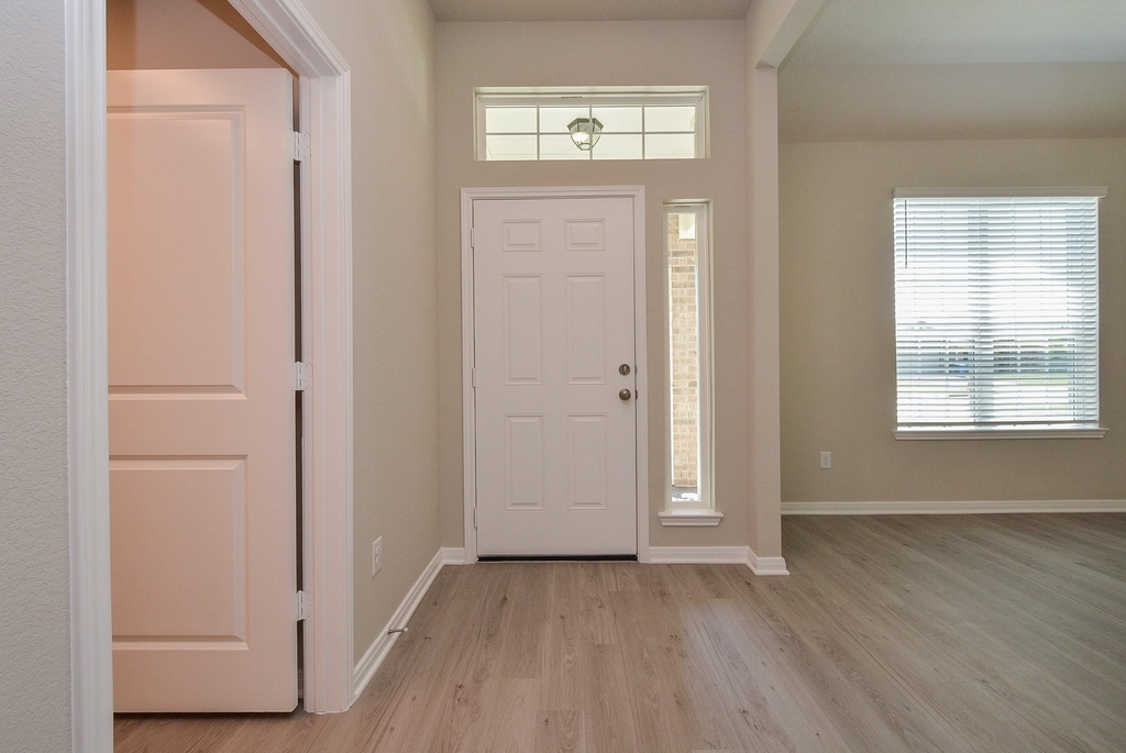 1063 Bending Trail Drive - Photo 2