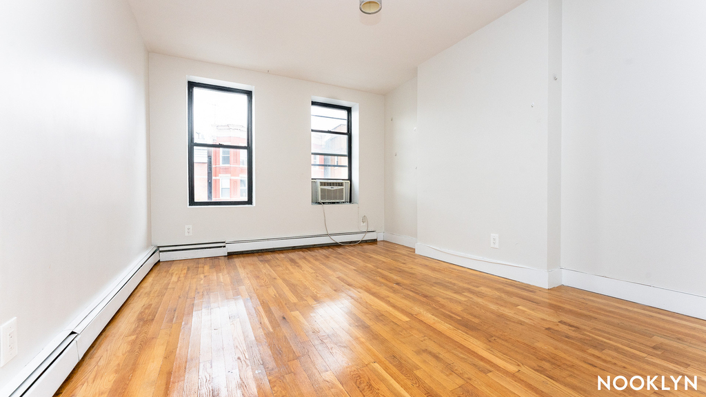 1044 Putnam Ave - Photo 10