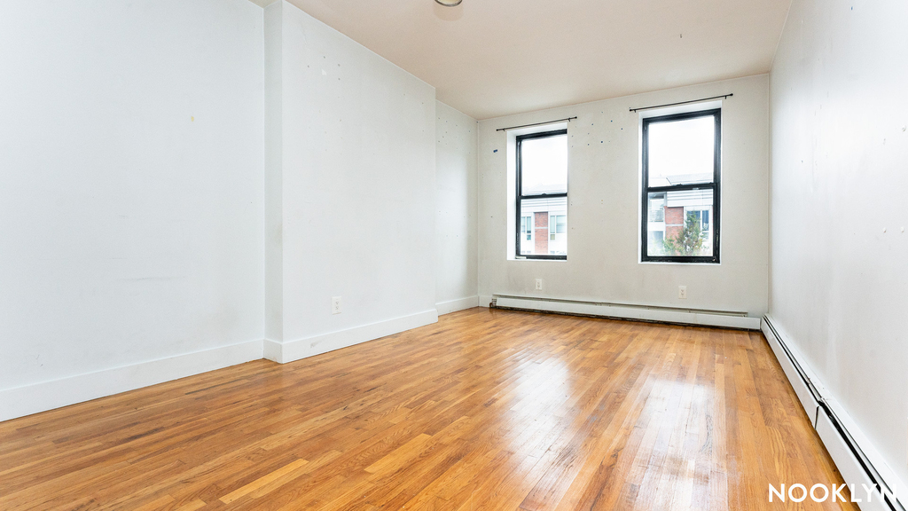 1044 Putnam Ave - Photo 11