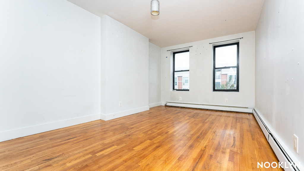 1044 Putnam Ave - Photo 7