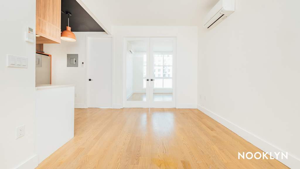 824 Lexington Ave - Photo 0