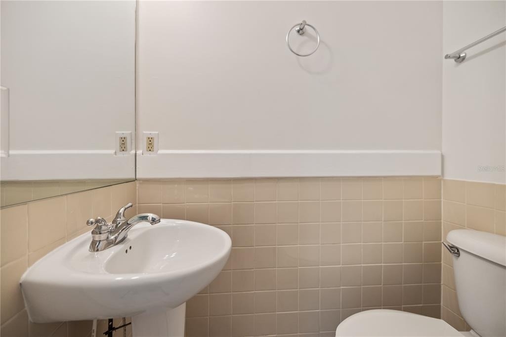 609 E Orange Street - Photo 9