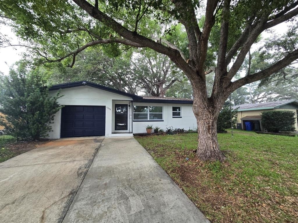 1282 Robin Hood Lane - Photo 0