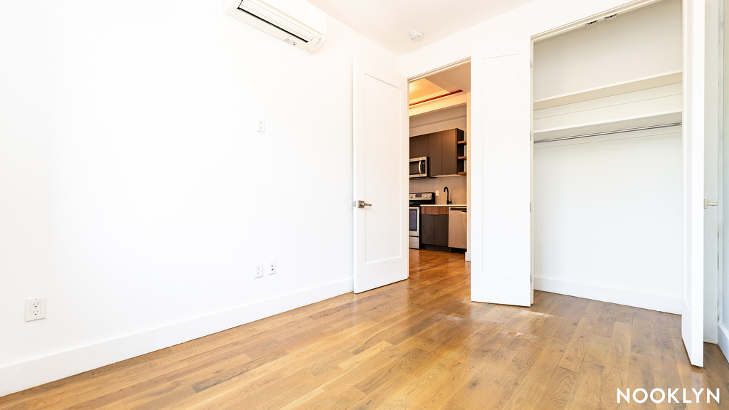 238 Pulaski St - Photo 12