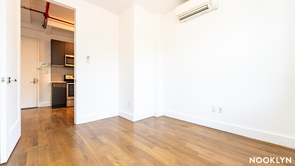 238 Pulaski St - Photo 8