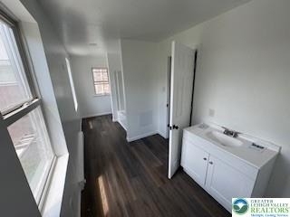 140 E Market Street - Photo 2