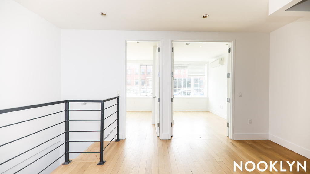 829 Willoughby Ave - Photo 7