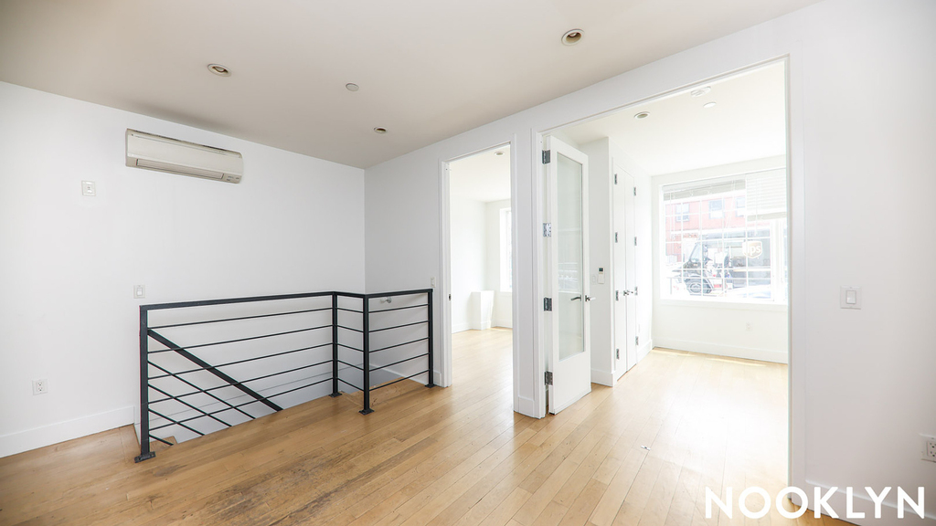 829 Willoughby Ave - Photo 9