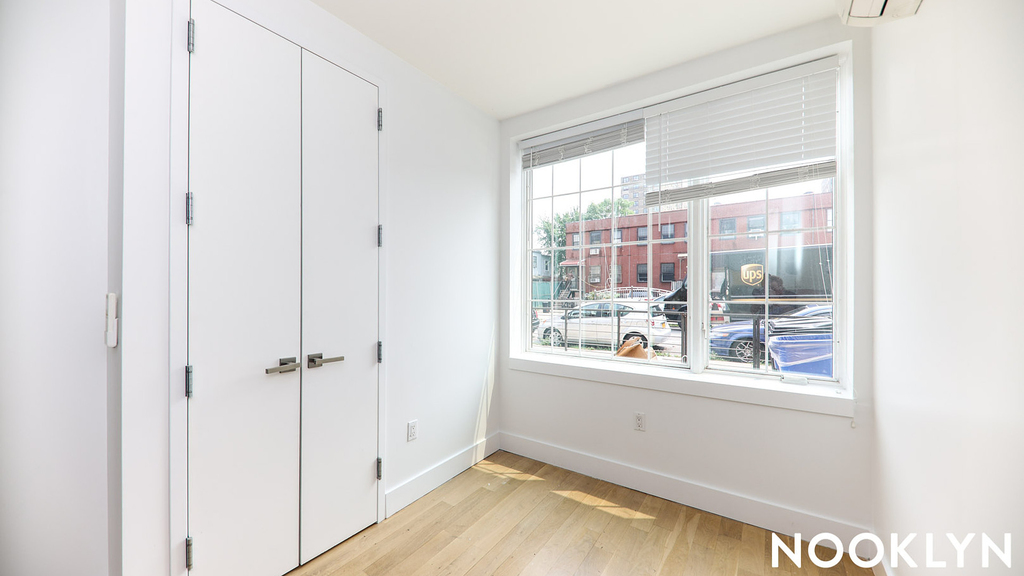 829 Willoughby Ave - Photo 16