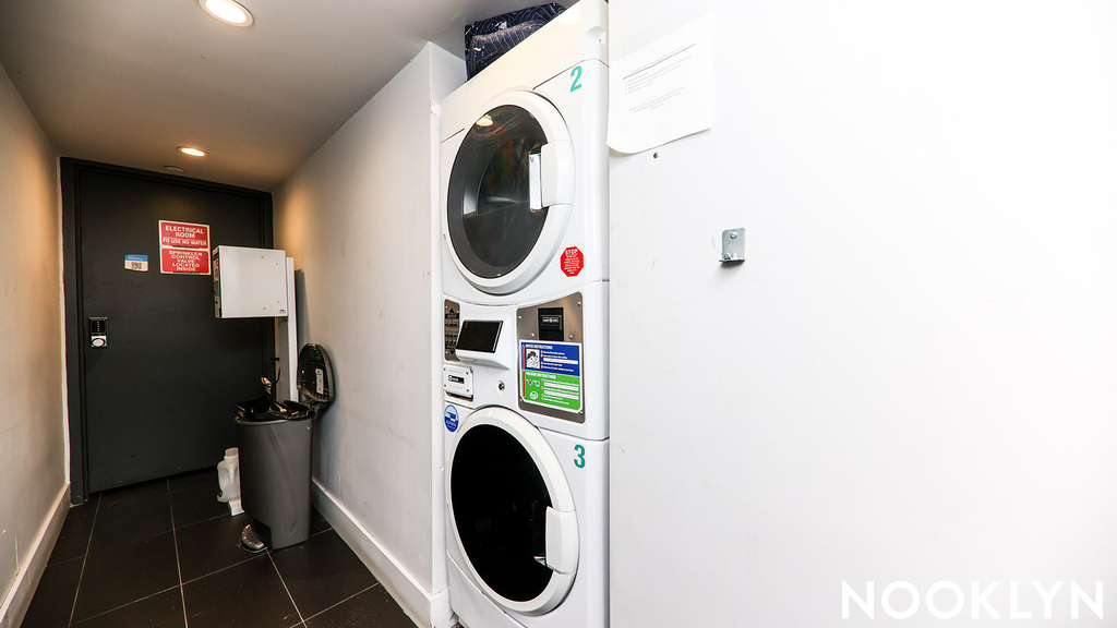 829 Willoughby Ave - Photo 8