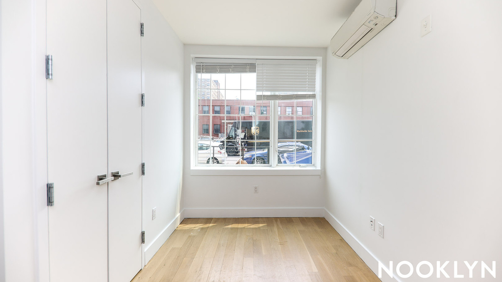 829 Willoughby Ave - Photo 14