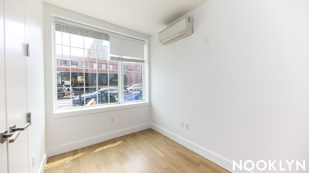 829 Willoughby Ave - Photo 15