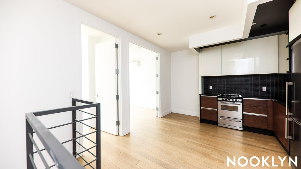 829 Willoughby Ave - Photo 6