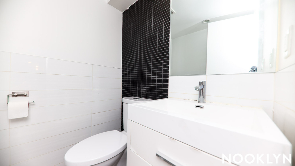 829 Willoughby Ave - Photo 5