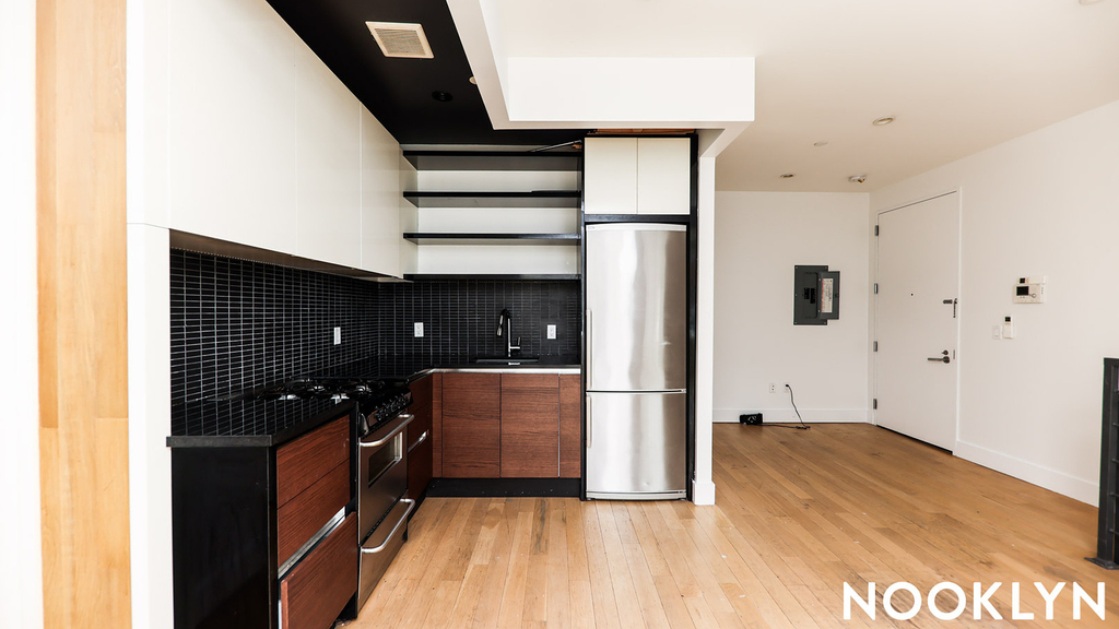 829 Willoughby Ave - Photo 10
