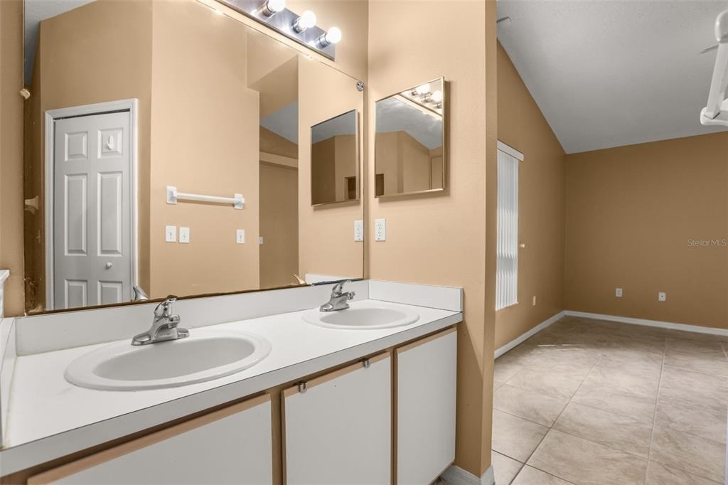 2501 Daffadil Terrace - Photo 18