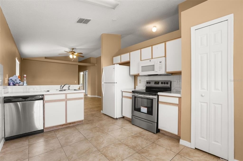 2501 Daffadil Terrace - Photo 6