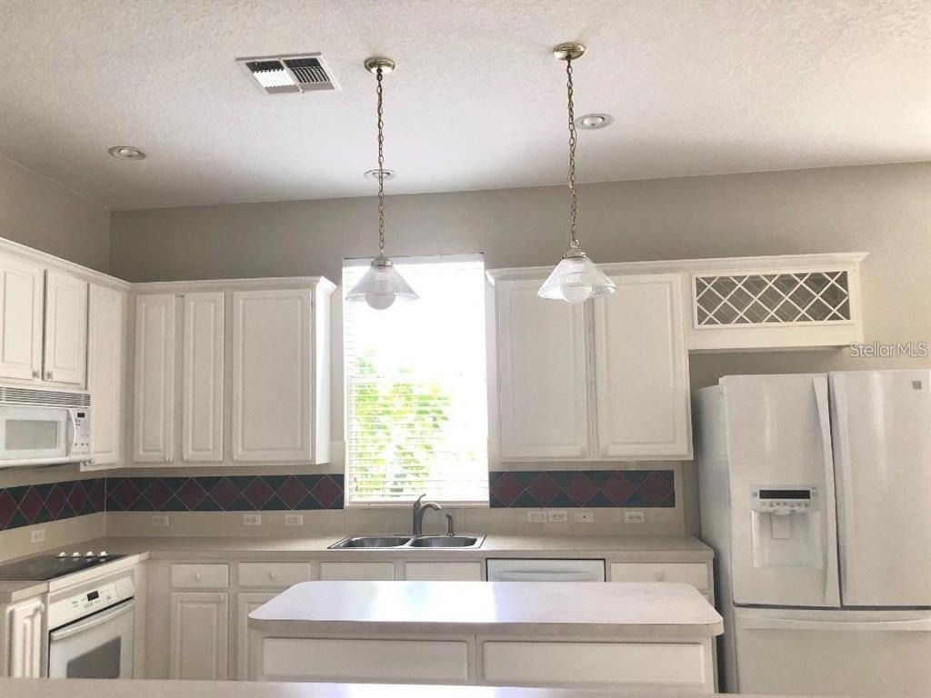 725 Timacuan Boulevard - Photo 3