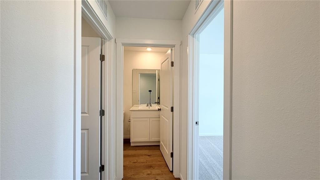 583 Artemis Street - Photo 5