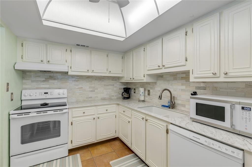325 N Causeway - Photo 12