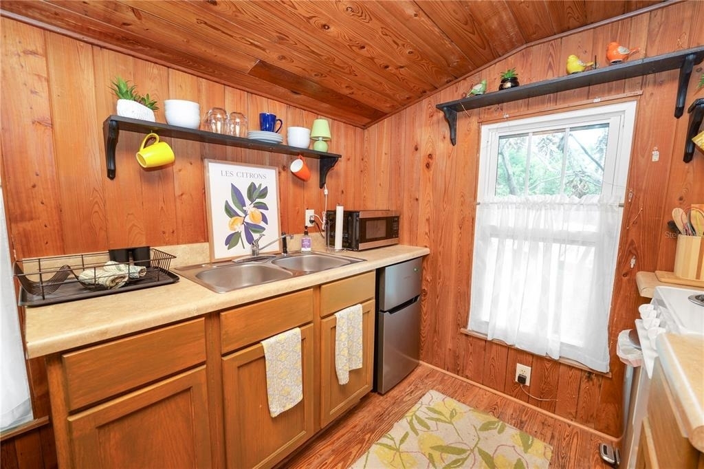 1157 E Edgewood Drive - Photo 6