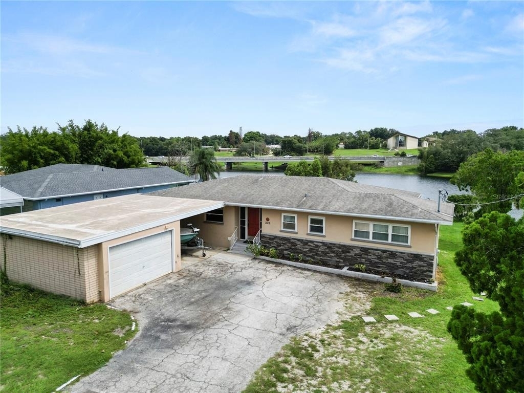 228 W Lake Ina Drive - Photo 1
