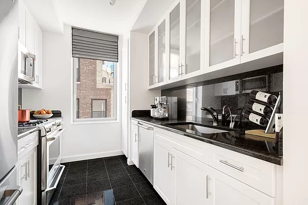 West 39th Street - Photo 2