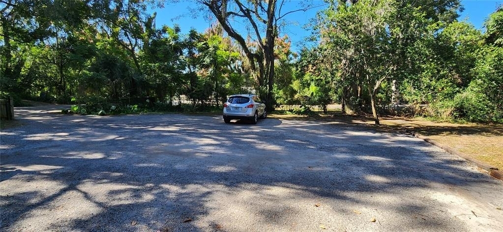 410 W Howry Avenue - Photo 6