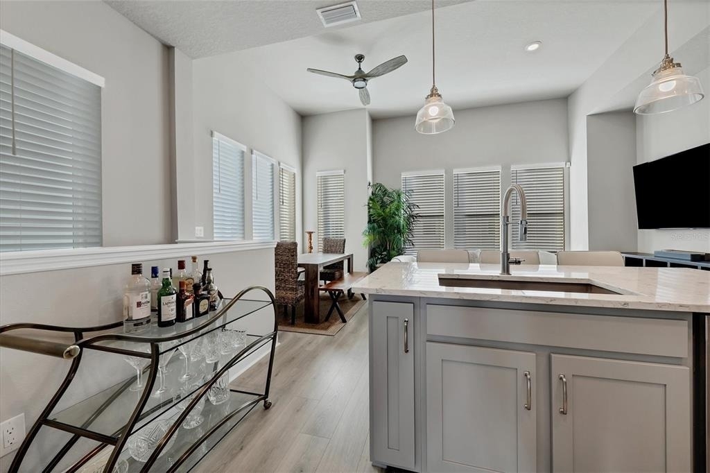2313 Lindstrom Street - Photo 10