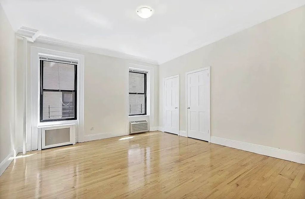 200 Riverside Drive - Photo 1