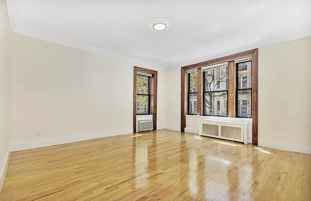 200 Riverside Drive - Photo 0