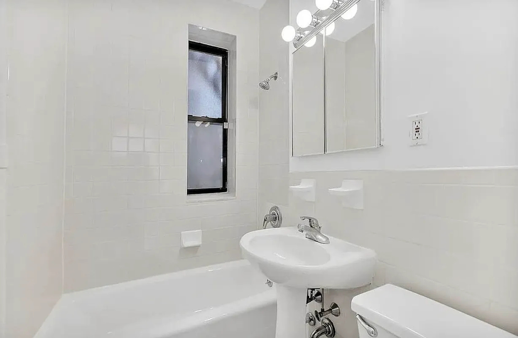 200 Riverside Drive - Photo 7