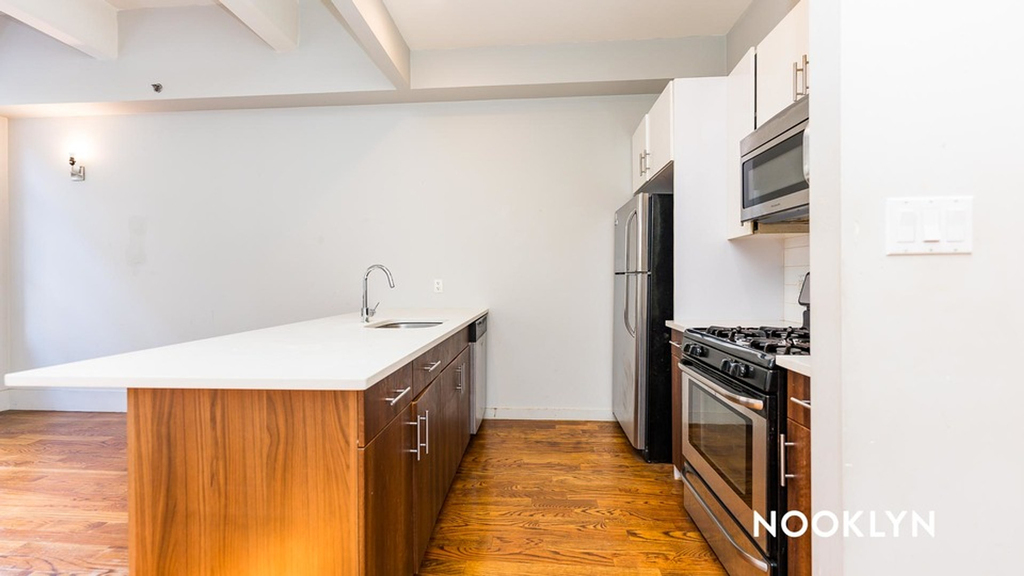 566 Dekalb Ave - Photo 6