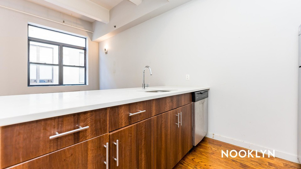 566 Dekalb Ave - Photo 2
