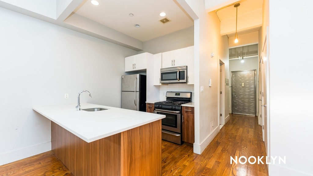 566 Dekalb Ave - Photo 3