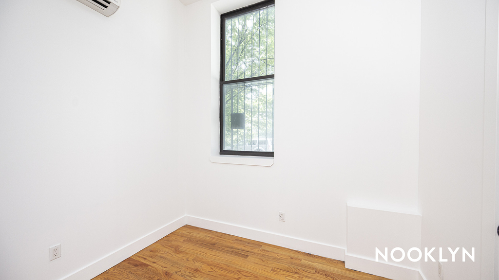 483 Evergreen Ave - Photo 11