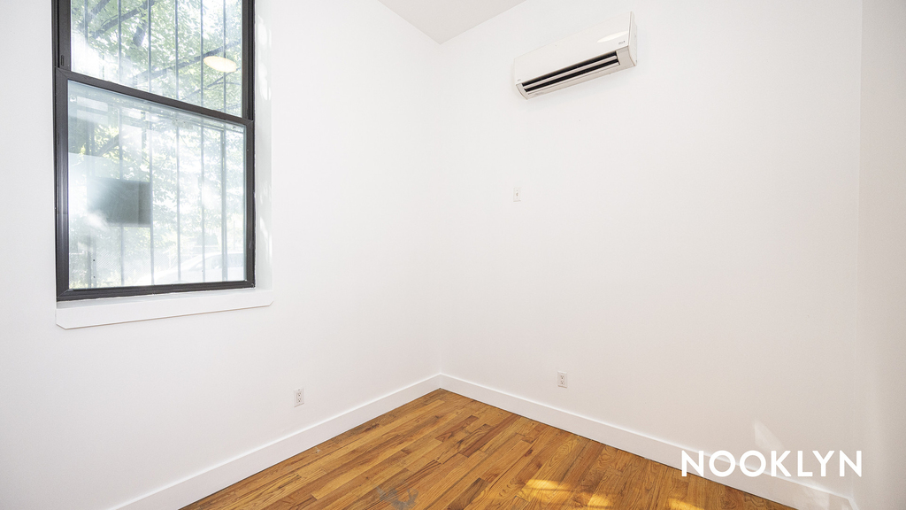 483 Evergreen Ave - Photo 8