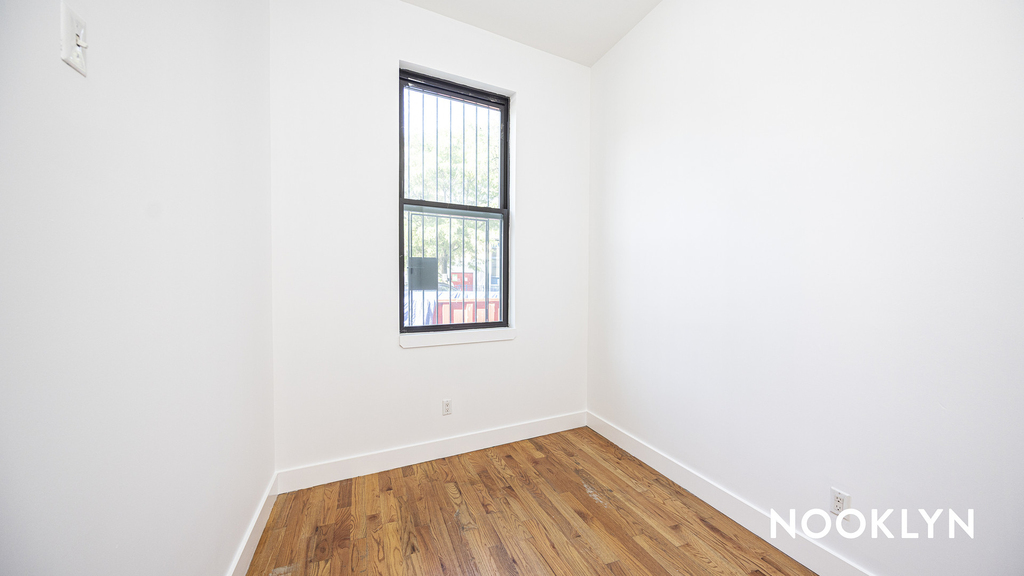 483 Evergreen Ave - Photo 17