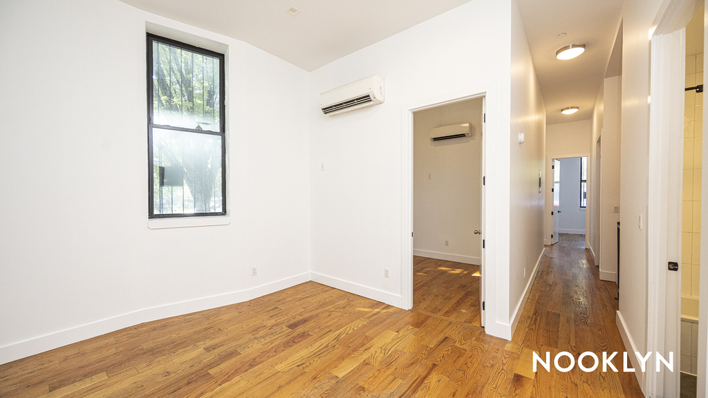 483 Evergreen Ave - Photo 4