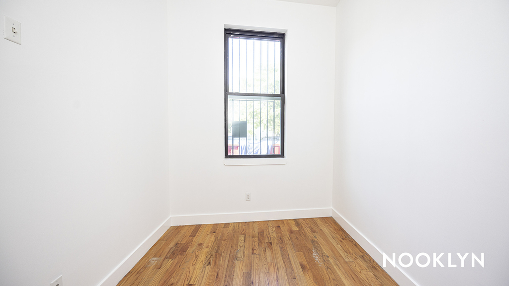 483 Evergreen Ave - Photo 18