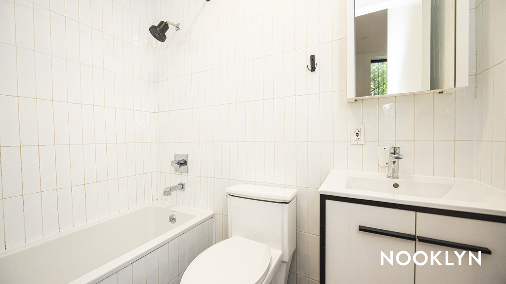 483 Evergreen Ave - Photo 6