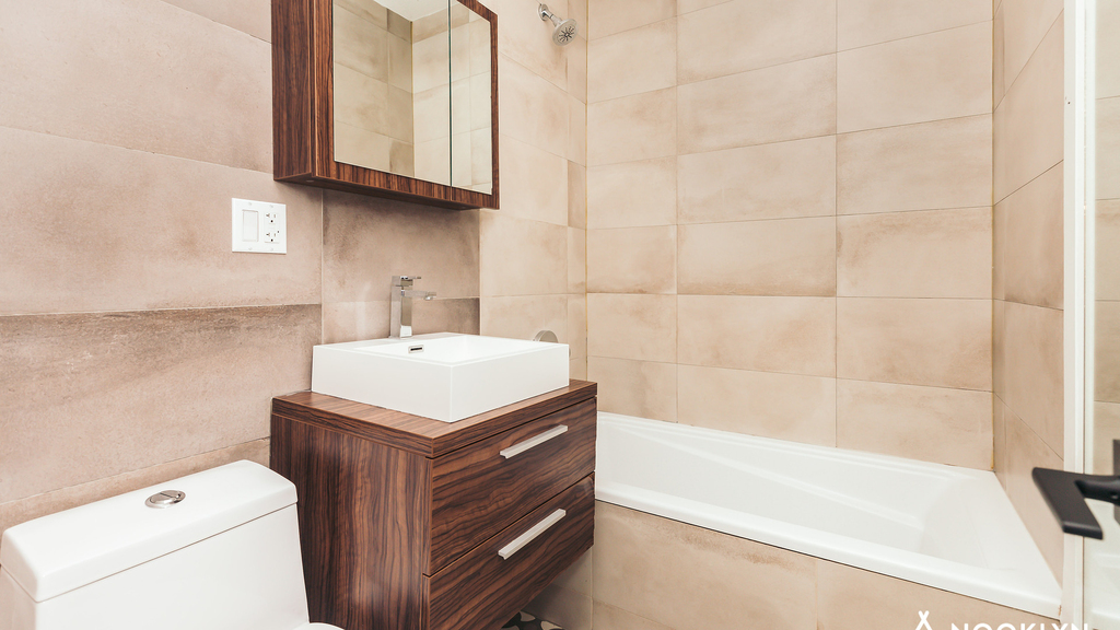 1426 Dekalb Ave - Photo 4
